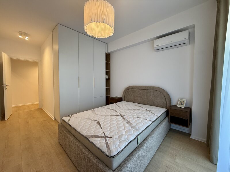 Apartament cu piscina si gradina proprie, nou, la prima inchiriere